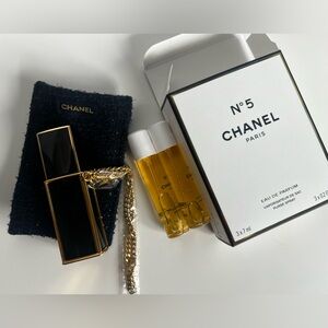 CHANEL No. 5 carrying case